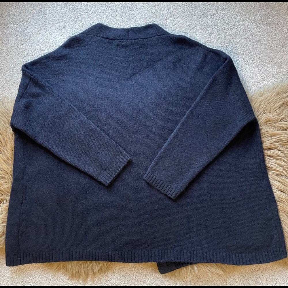 Zara Navy Blue Buttondown Cardigan in Medium - Picture 2 of 7